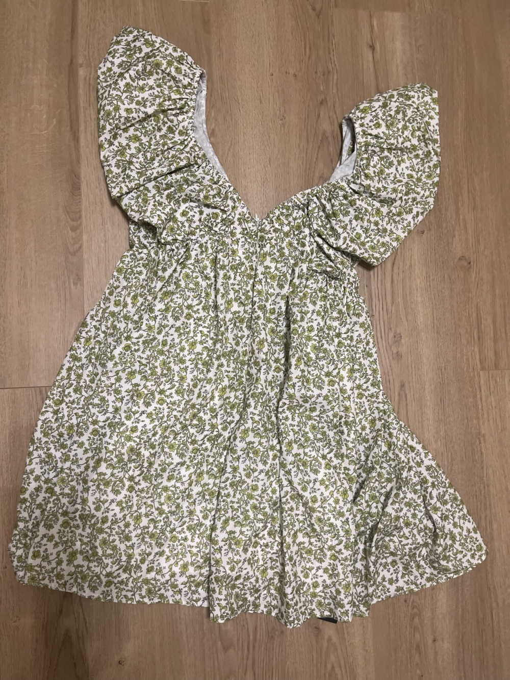 NWT Green Floral V-Neck Mini Dress with Black Tie (S) - Picture 5 of 6